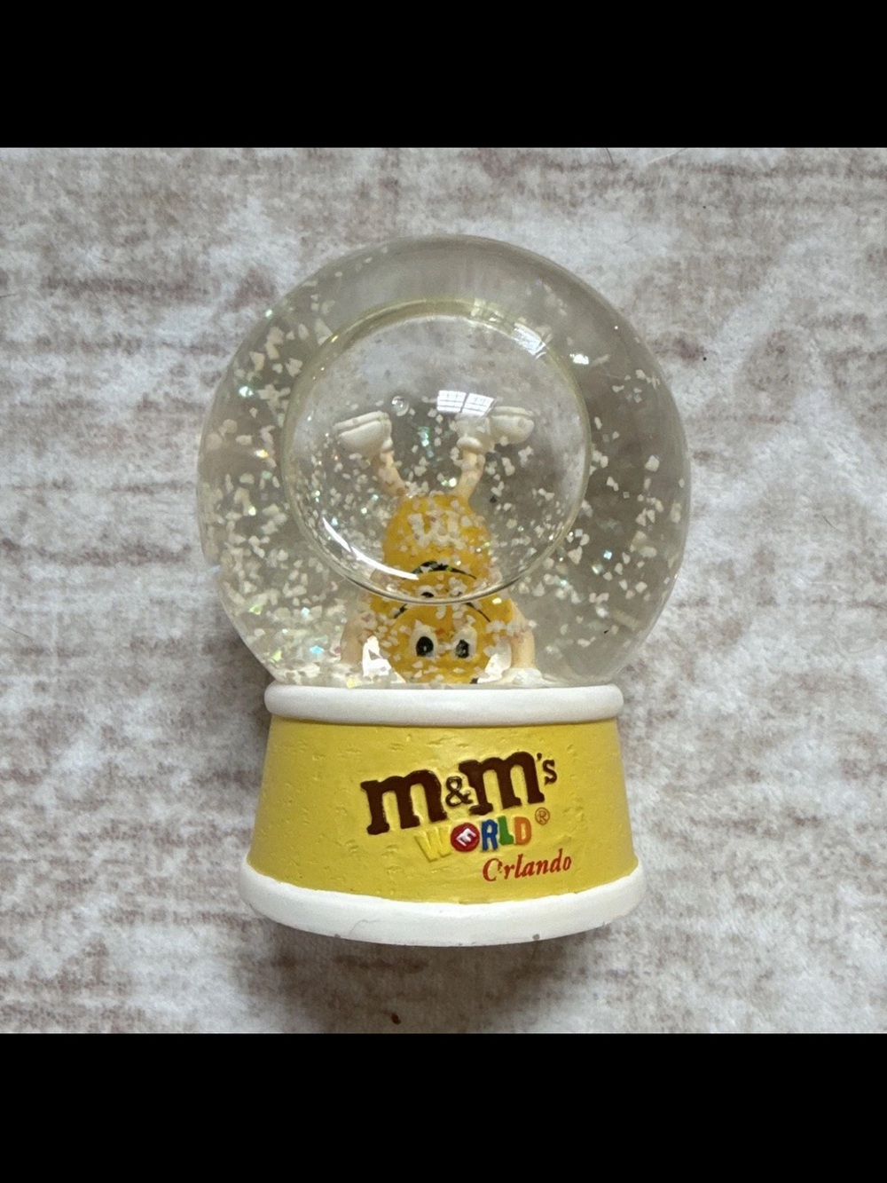 M&M'S White Circular Base Display